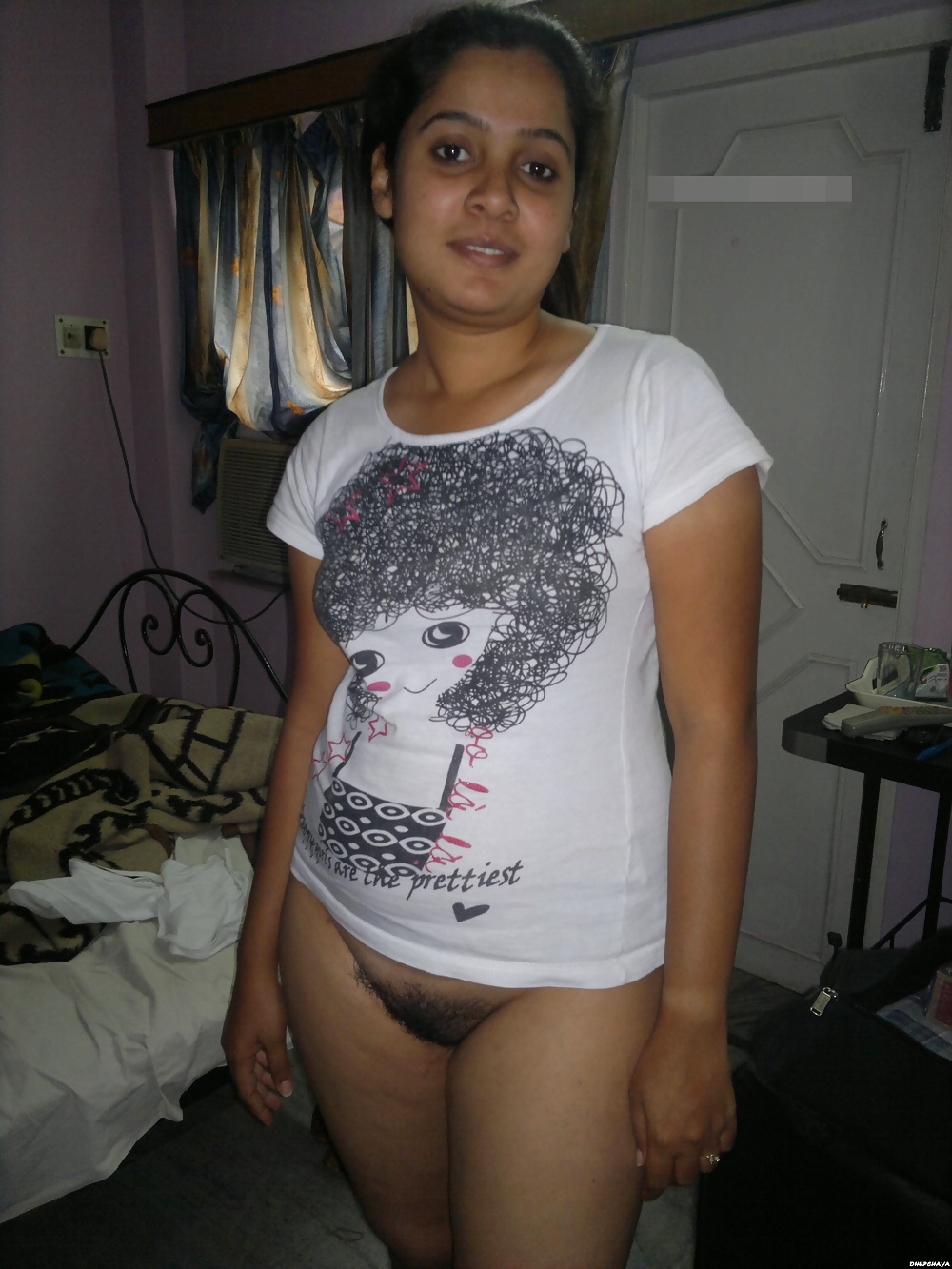 Indian GF Preeti Homemade Sex Scandal Pictures