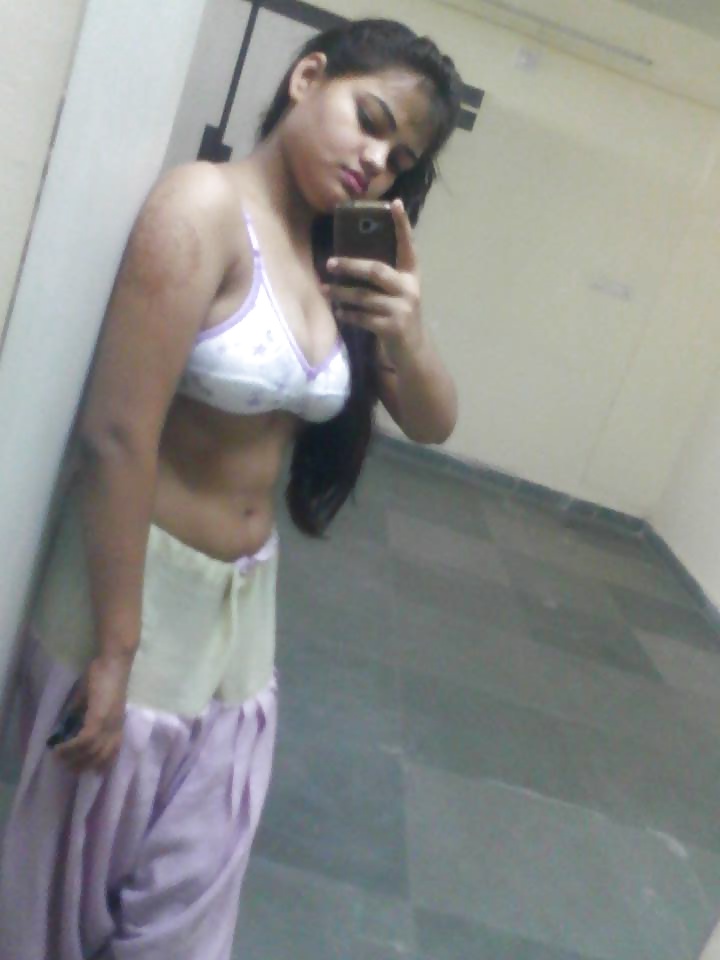 Indian Sexy Girl Naked Seflie Pics
