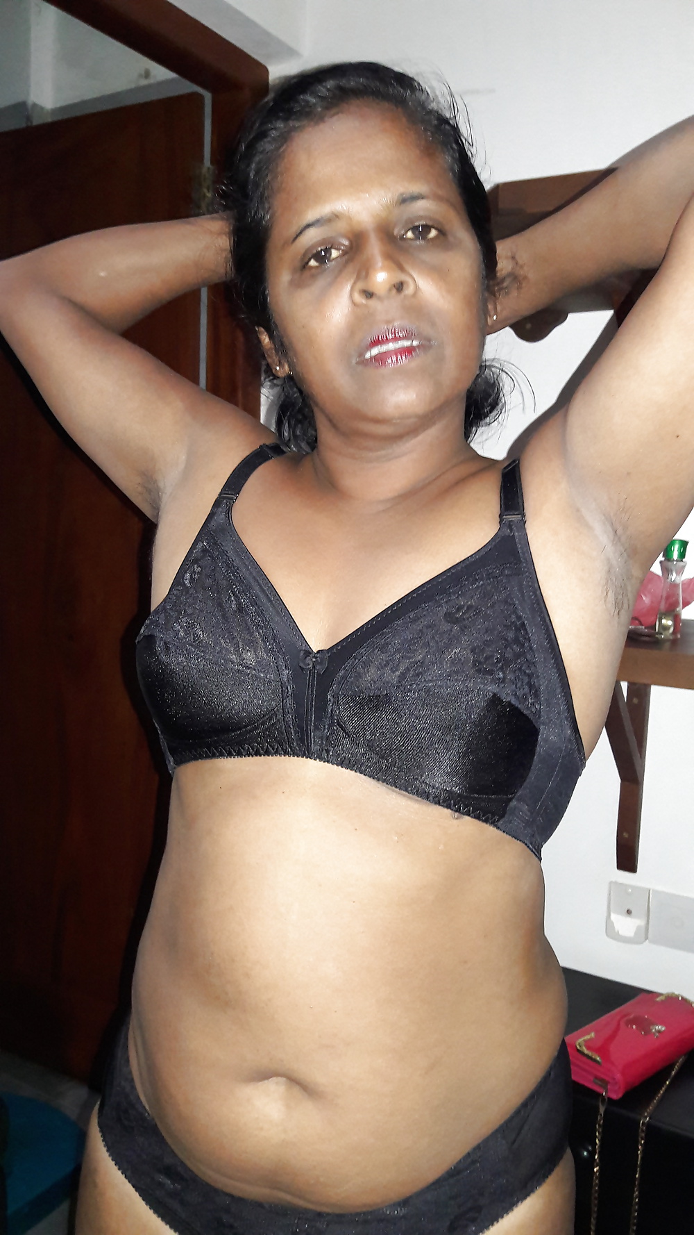 Tamil Hot Wife In Black Bra Nude
