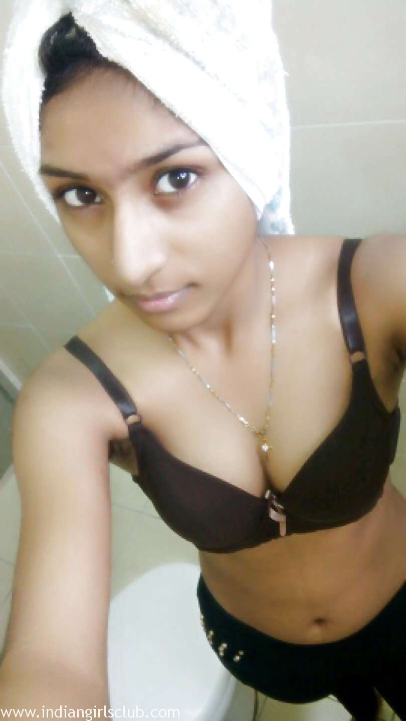 Kashish Juicy Indian Girl In Shower