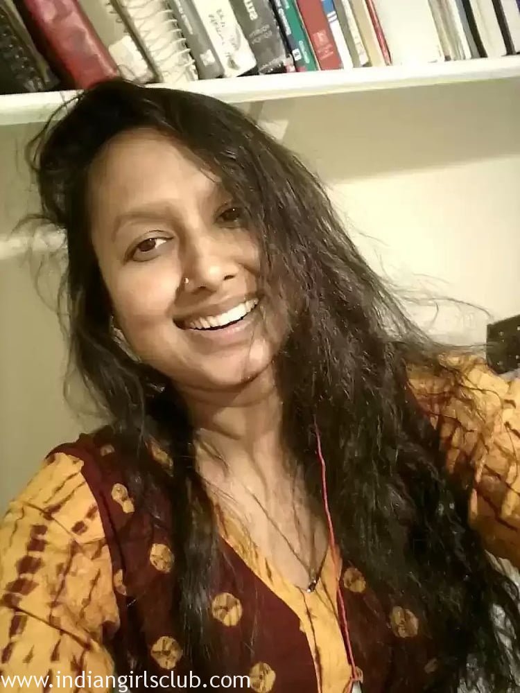 Sexy Indian Bengali Teen Juicy Big Boobs