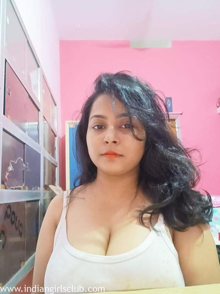 Big Boobs Horny Indian Girl Nude Photos