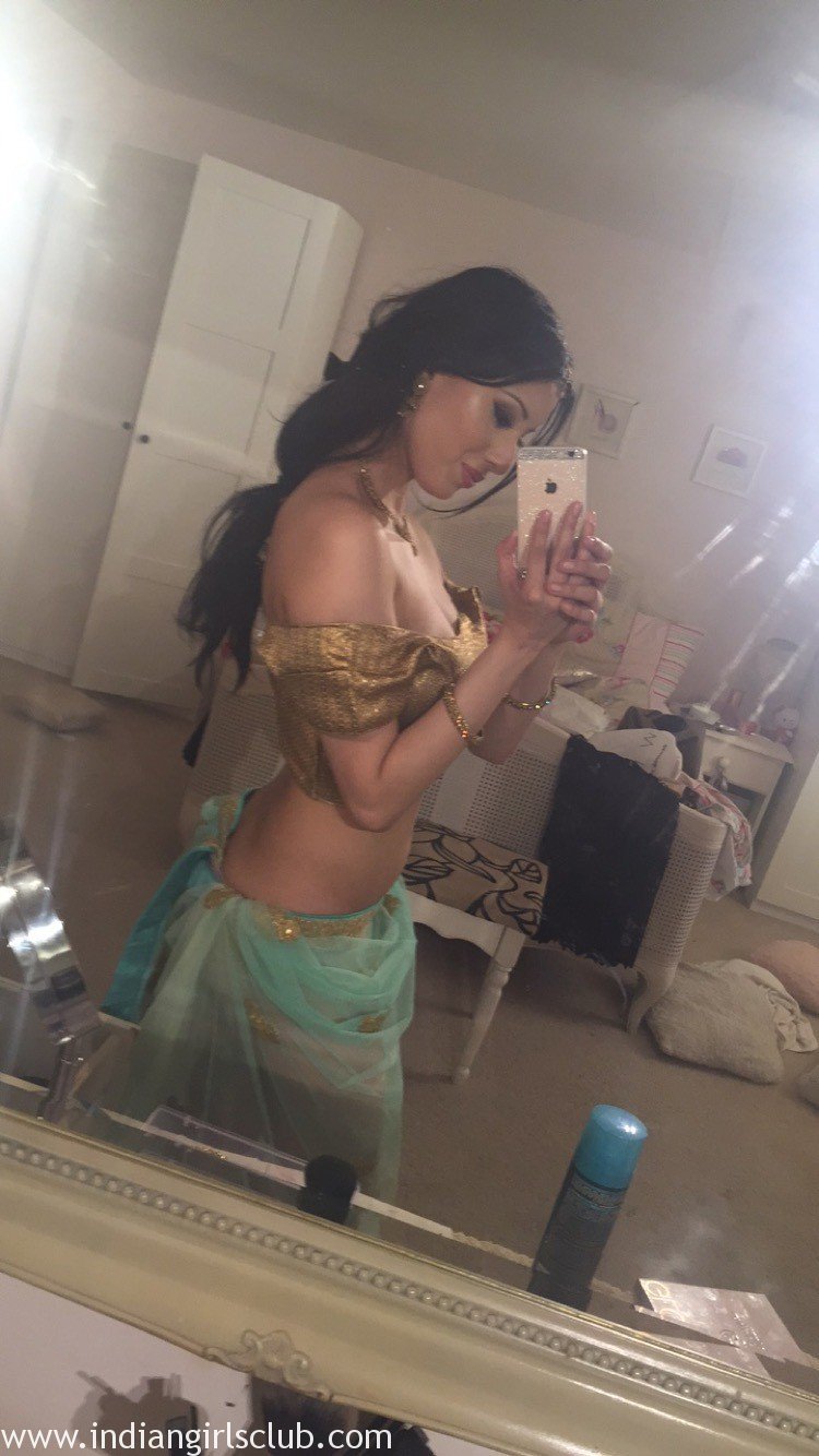 British Indian Bhabhi Taking Nude Selfie